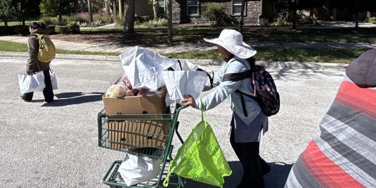 “Estoy enojada con mi presidente”: los votantes de Trump en Florida afrontan los efectos de sus políticas a un año de las elecciones