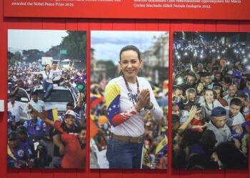 Hija de María Corina Machado recibió el Premio Nobel de la Paz en Oslo en nombre de su madre