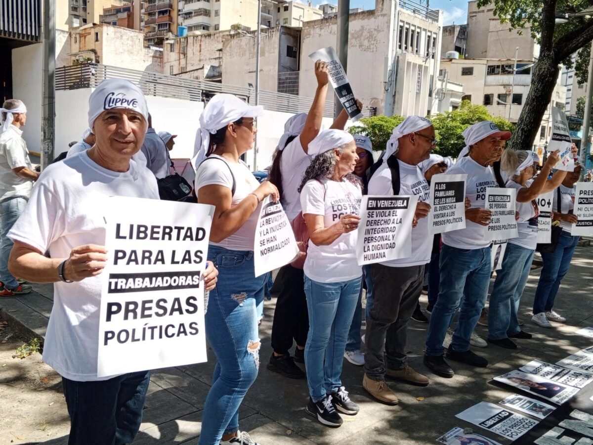 Familiares de presos políticos se concentraron frente a la sede principal del Ministerio Público