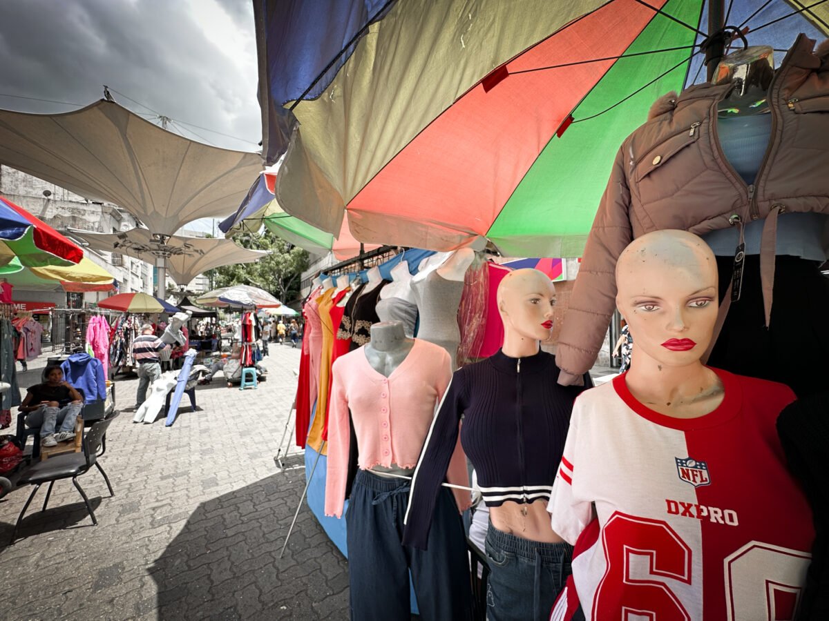 Buhoneros de Sabana Grande: “La gente siempre prefiere la calle”