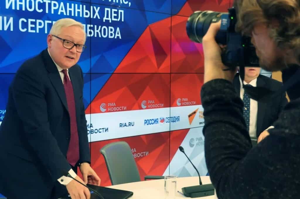 La respuesta de EE UU y del gobierno interino sobre la amenaza rusa de enviar un despliegue militar a Venezuela
