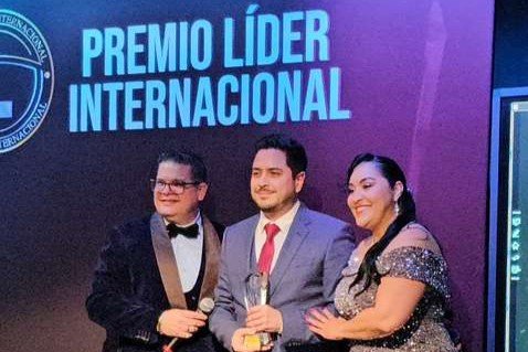 Gustavo Lainette recibe el Premio Líder Internacional 2025 y reafirma su liderazgo en la lucha por una Venezuela libre