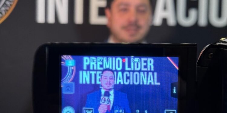 Gustavo Lainette recibe el Premio Líder Internacional 2025 y reafirma su liderazgo en la lucha por una Venezuela libre
