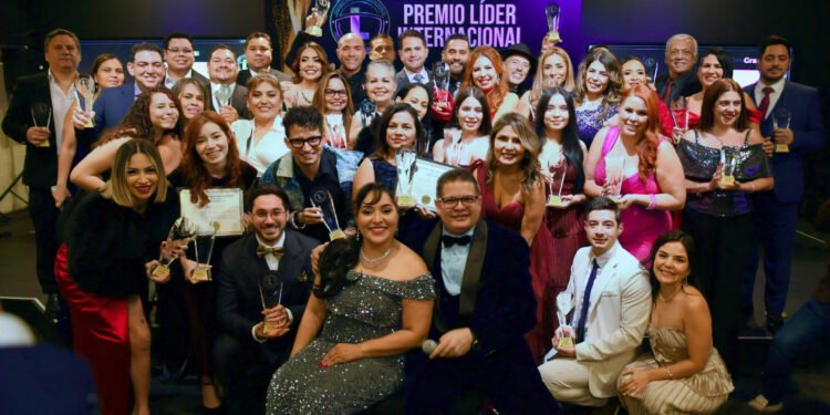 La Gala Líder de Excelencia cierra el 2025 reconociendo a más de 40 líderes y anunciando su próxima edición en Georgia