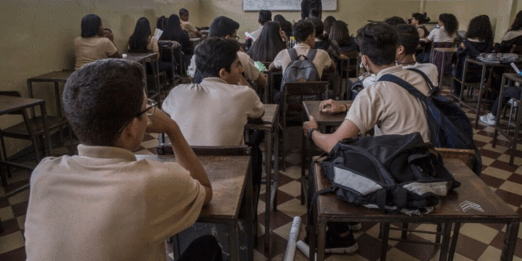 El Ministerio de Educación anunció la regulación de tareas escolares