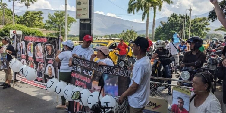 Familiares de colombianos detenidos en Venezuela volverán a protestar en el puente internacional Simón Bolívar