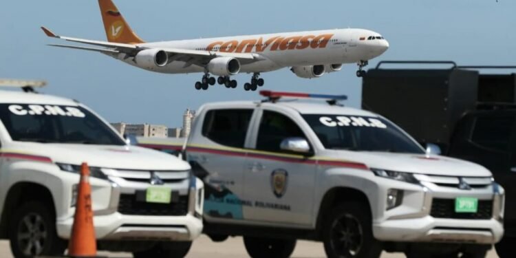 Llegó a Venezuela un vuelo con 218 migrantes repatriados de EE UU