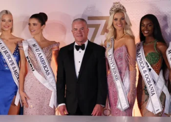 Giran nueva orden de captura contra Raúl Rocha, dueño de Miss Universo