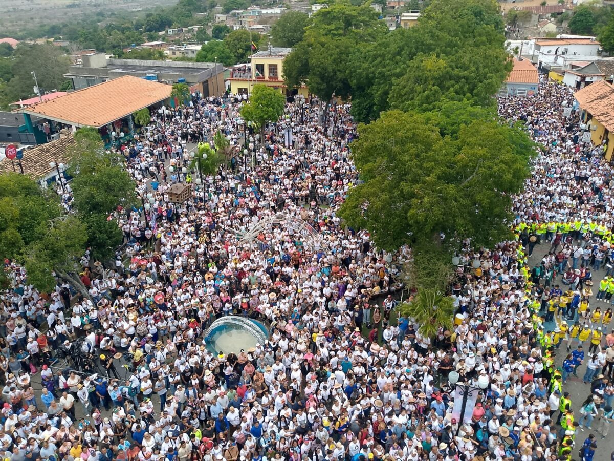 Así transcurre la visita 168 de la Divina Pastora a Barquisimeto