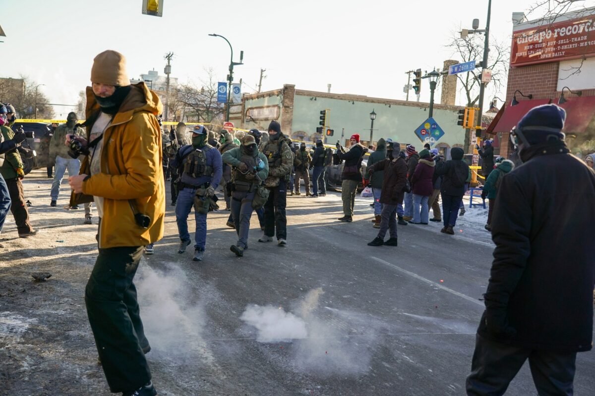 Lo que se sabe sobre la víctima del tiroteo del ICE en Mineápolis: Era enfermero y nació en Illinois