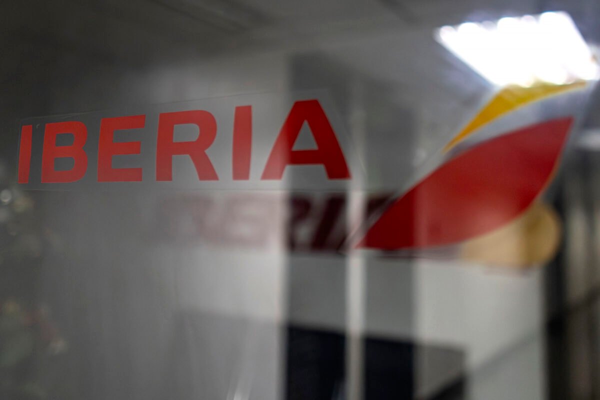 Armamos esta: Iberia y Plus Ultra extendieron suspensión de vuelos a Venezuela hasta finales de enero