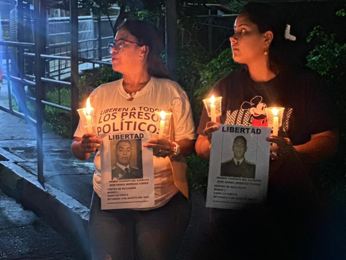 En imágenes: familiares de presos políticos realizan vigilia en espera de liberaciones