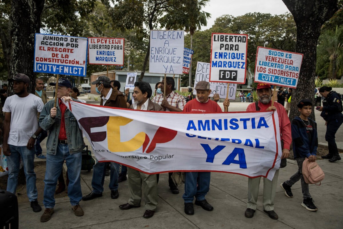 Familiares de presos políticos pidieron al Ministerio Público cerrar los procesos penales