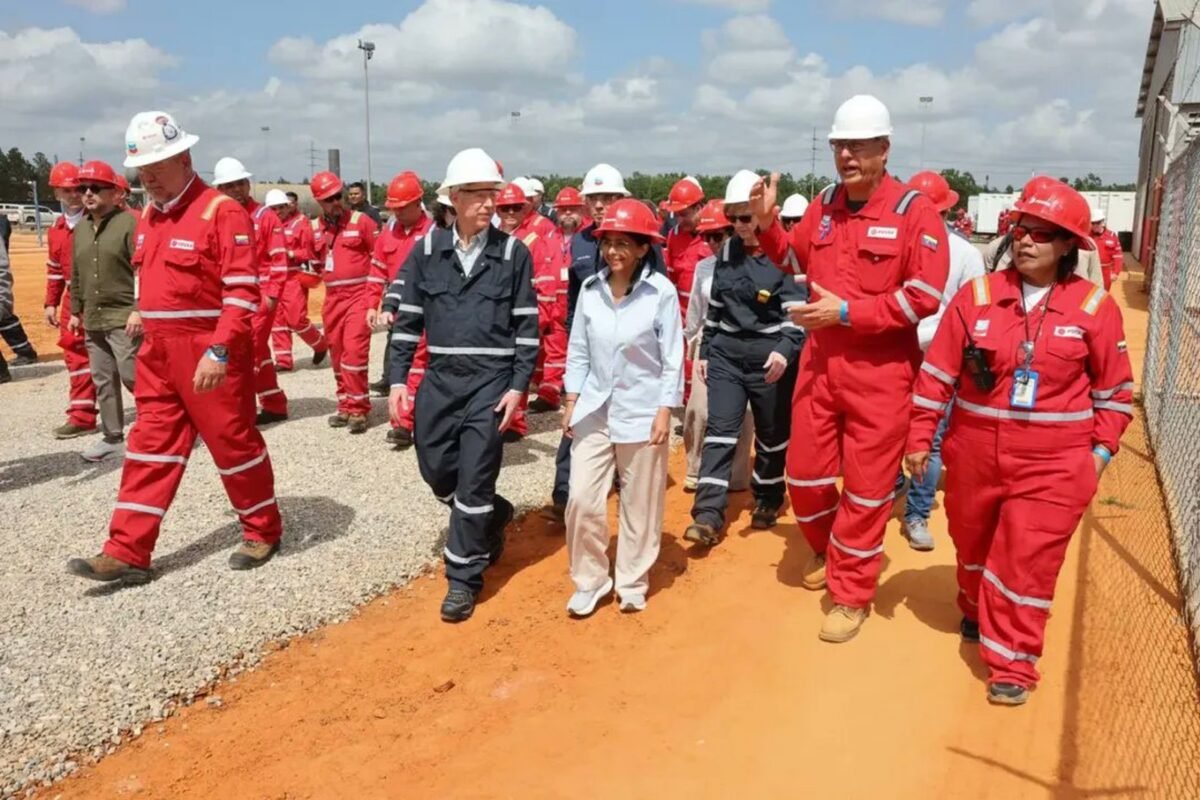 Secretario de Energía de EE UU informó que se invertirán más de 100 millones de dólares para modernizar instalaciones petroleras en Venezuela