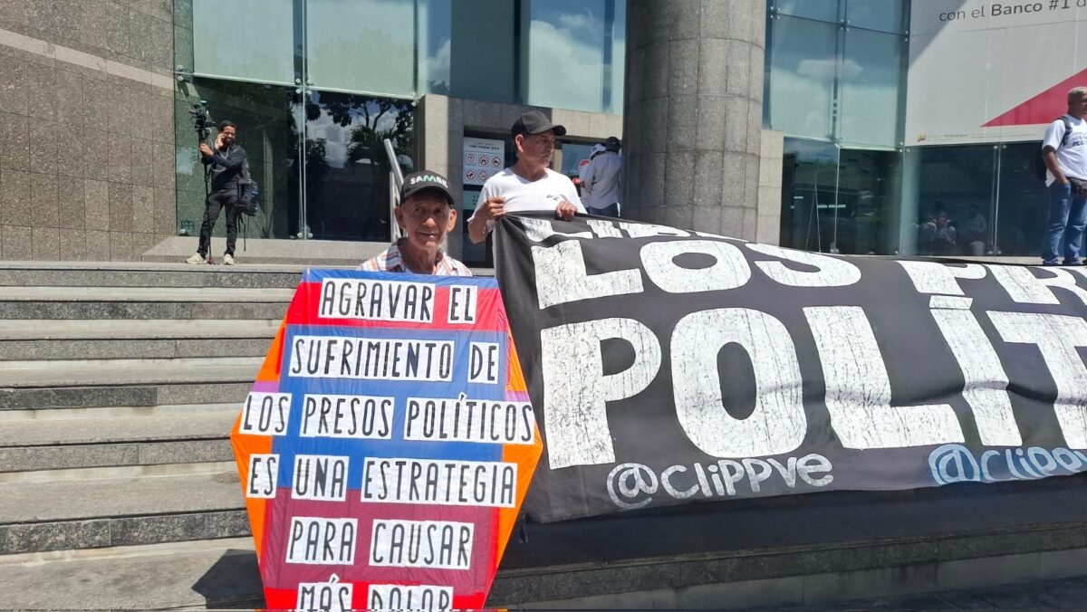 En imágenes: familiares de presos políticos se concentraron frente a la sede de la ONU en Caracas