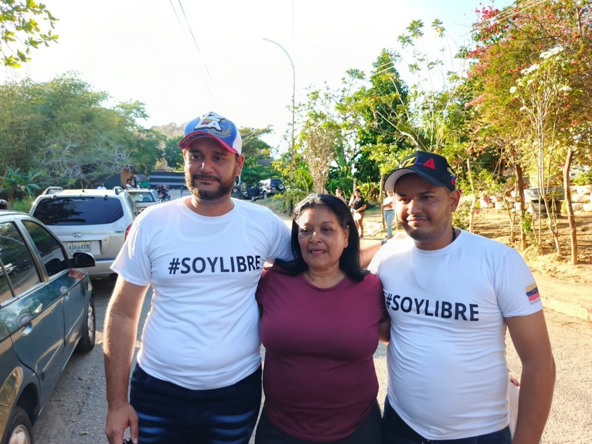 En imágenes: así se vivió el regreso a la libertad de decenas de presos políticos el fin de semana 