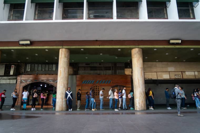 Travesía pasaporte cédula oficinas saime ciudadanos venezolanos pasaporte cédula extranjeros colas cita solicitud organismo oficinas documento de viaje largas cosas madrugar horas trámite cedulación renovación Servicio Administrativo de Identificación, Migración y Extranjería Saime Los Ruices Saime Las Mercedes Oficina Extranjería Coche saime sede principal centro El Diario Jose Daniel Ramos