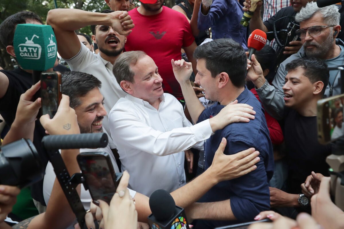 Excarcelaron al dirigente opositor Juan Pablo Guanipa tras más de ocho meses detenido