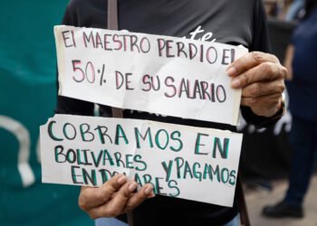 En imágenes: la protesta de trabajadores y sindicatos para exigir aumento de salarios