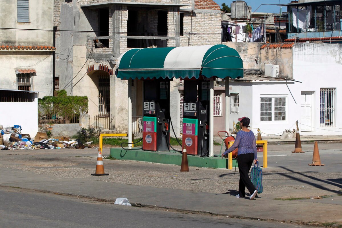 Sin petróleo, sin vuelos y con un peso en mínimos: Cuba cruje bajo la presión de EE.UU.