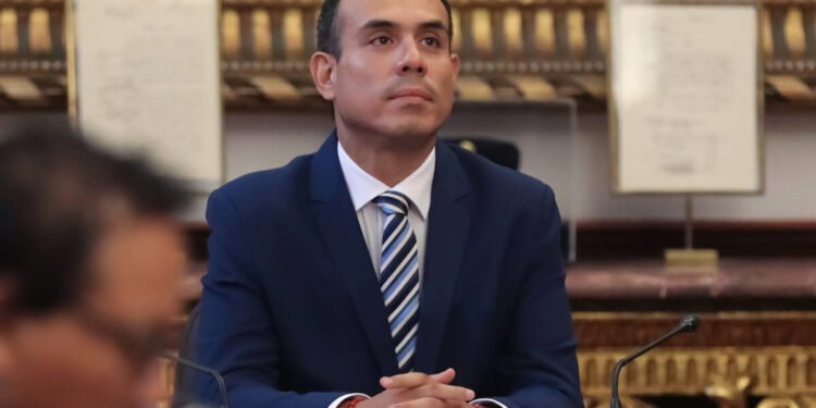 Congreso de Perú destituyó al presidente interino José Jerí