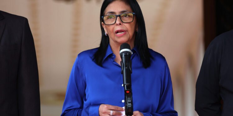 Delcy Rodríguez dice que habrá elecciones “libres y justas” en Venezuela pero no da plazos