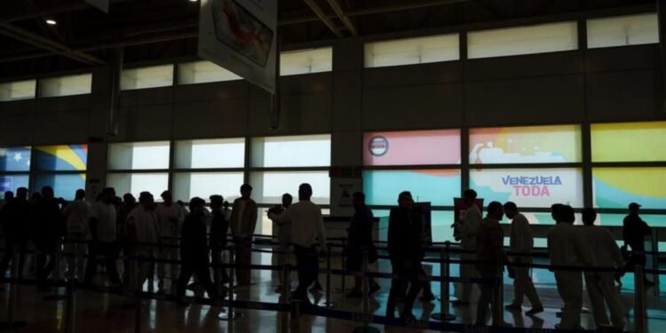 Latam reanudó sus vuelos entre Bogotá y Caracas