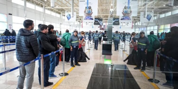 Llegó a Venezuela un vuelo con 109 venezolanos repatriados desde EE UU