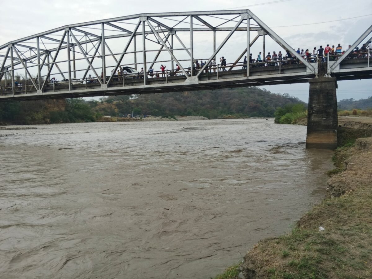 Rescataron a cinco personas tras repentina crecida del río Guanare en Portuguesa