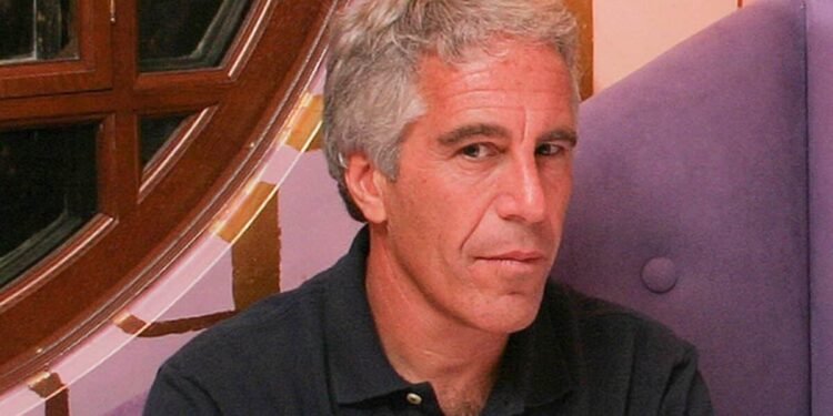 Bill Gates se disculpa con su fundación por lazos con Epstein y se desvincula del delito