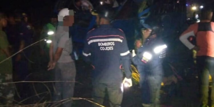 Un accidente de tránsito en Cojedes dejó más de 40 personas heridas 