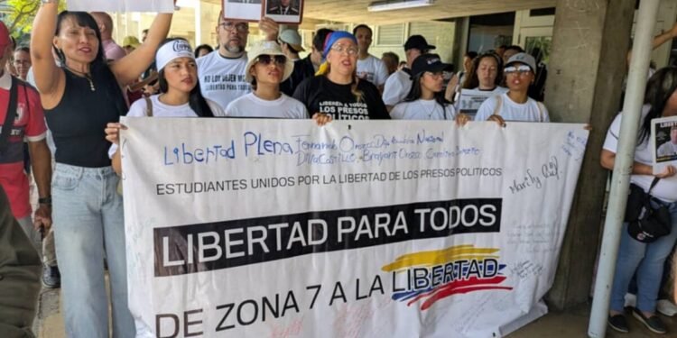 Las vías cerradas en Caracas por marchas estudiantiles y del oficialismo en el Día de la Juventud