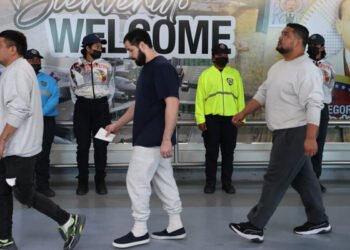 Arribó un vuelo con 134 venezolanos repatriados desde EE UU