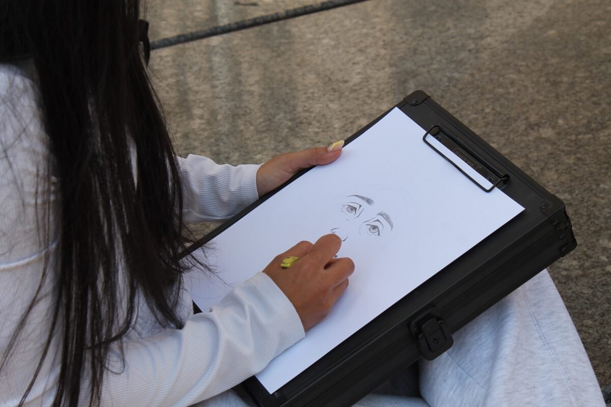 Alejandra Cedeño y su misión de sanar con arte las cicatrices de la ciudad 