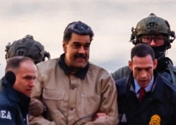 MADURO EN EL BANQUILLO: EL DÍA EN QUE LA JUSTICIA ALCANZÓ AL RÉGIMEN… Y LA DIÁSPORA SALIÓ A DEFENDER LA VERDAD