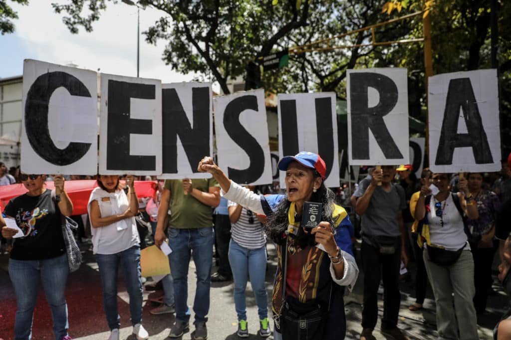La falta de insumos en los hospitales, las fallas en los servicios básicos y las violaciones a la libertad de expresión marcaron el año 2021