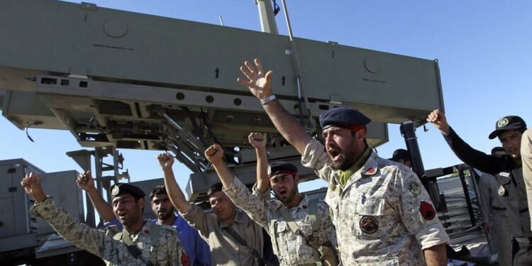 Reino Unido y Francia descartan ayudar a Trump en el bloqueo de Ormuz