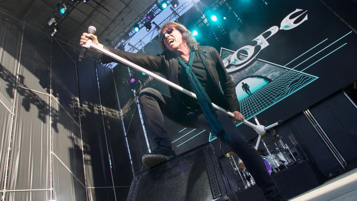 El cantante de Europe, Joey Tempest, durante el concierto en el Rock Imperium Festival, en Cartagena (Murcia) en 2023.