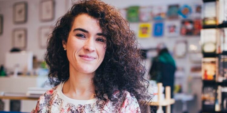 Cecilia F. Santomé, la escritora que con ‘As despedidas’ ha descrito el duelo por los abuelos