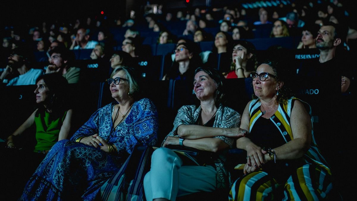 Personas involucradas en el proyecto 'Quásares' durante su presentación el 11 de junio en Sevilla