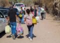 El desplazamiento forzado baja por primera vez en 10 años y el número de refugiados cae un 3% en un año récord en retornos