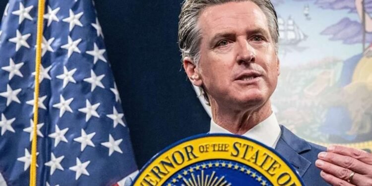 El gobernador de California  denuncia que está en la lista de perseguidos políticos de Trump