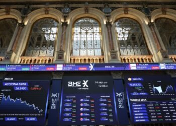 El Ibex avanza y toca los 18.200 puntos en el día del BCE