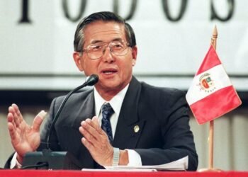 Elecciones en Perú: Fujimori mantiene ventaja de 1.207 votos sobre Sánchez