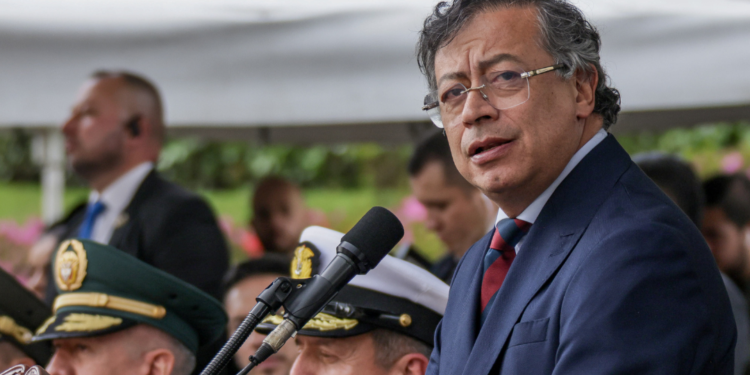 Petro, suspendido de forma provisional como presidente hasta después de las elecciones
