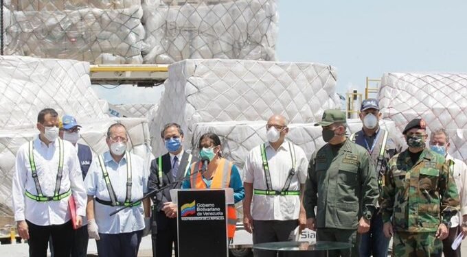 Llega a Venezuela el primer lote de ayuda humanitaria china tras los terremotos